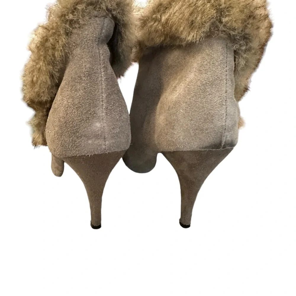 🔴 5 for $40 VINTAGE Genuine Suede, High Heel Booties with Faux Fur Trim Detail 8